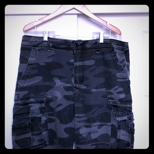 Unionbay Black & Grey Camo Shorts, Size 38
